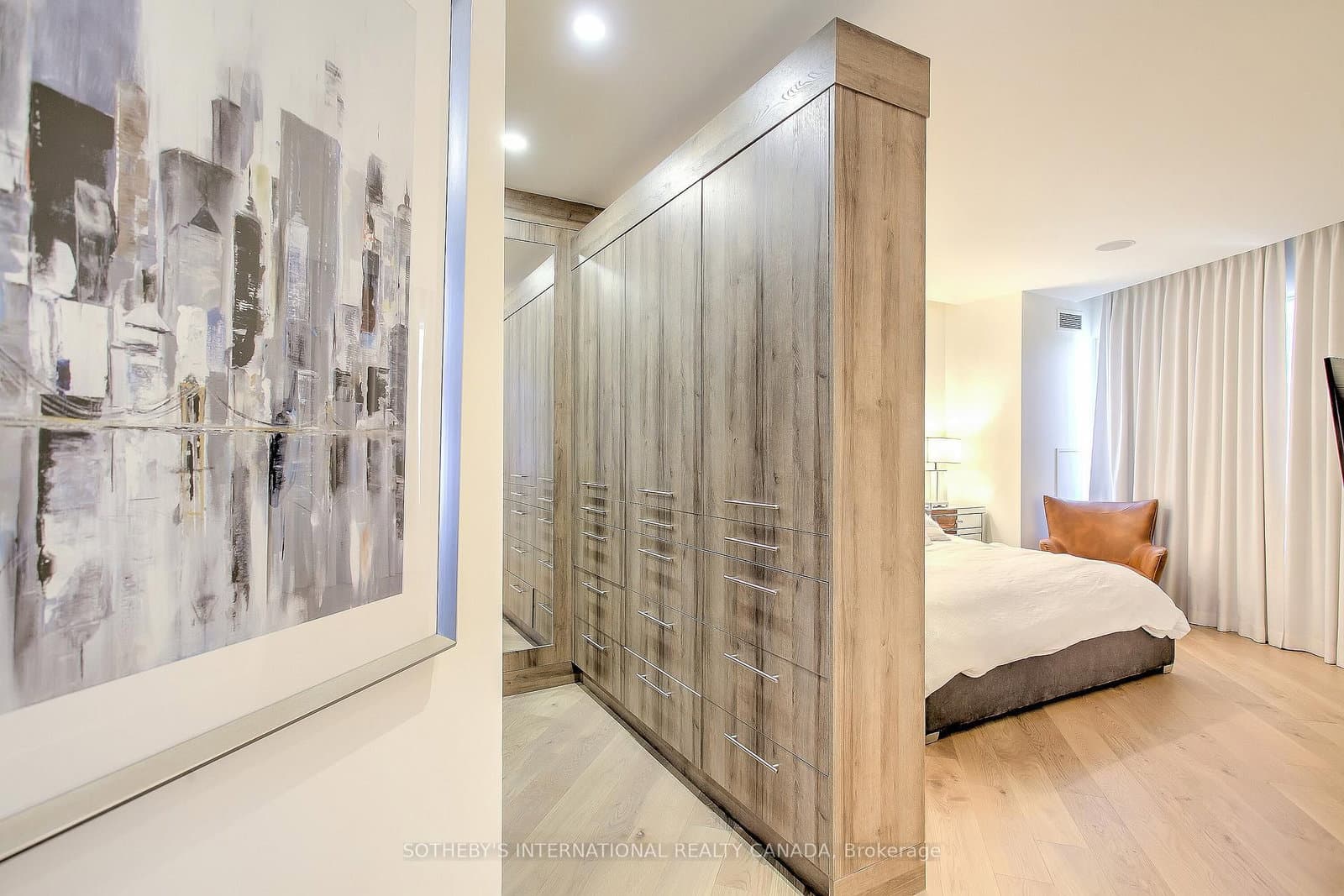 20 Blue Jays Way, Unit 2101 thumbnail 25