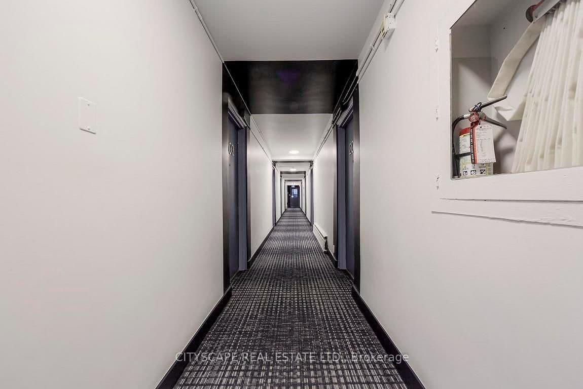 85 Wellesley Street E, Unit 409 thumbnail 2