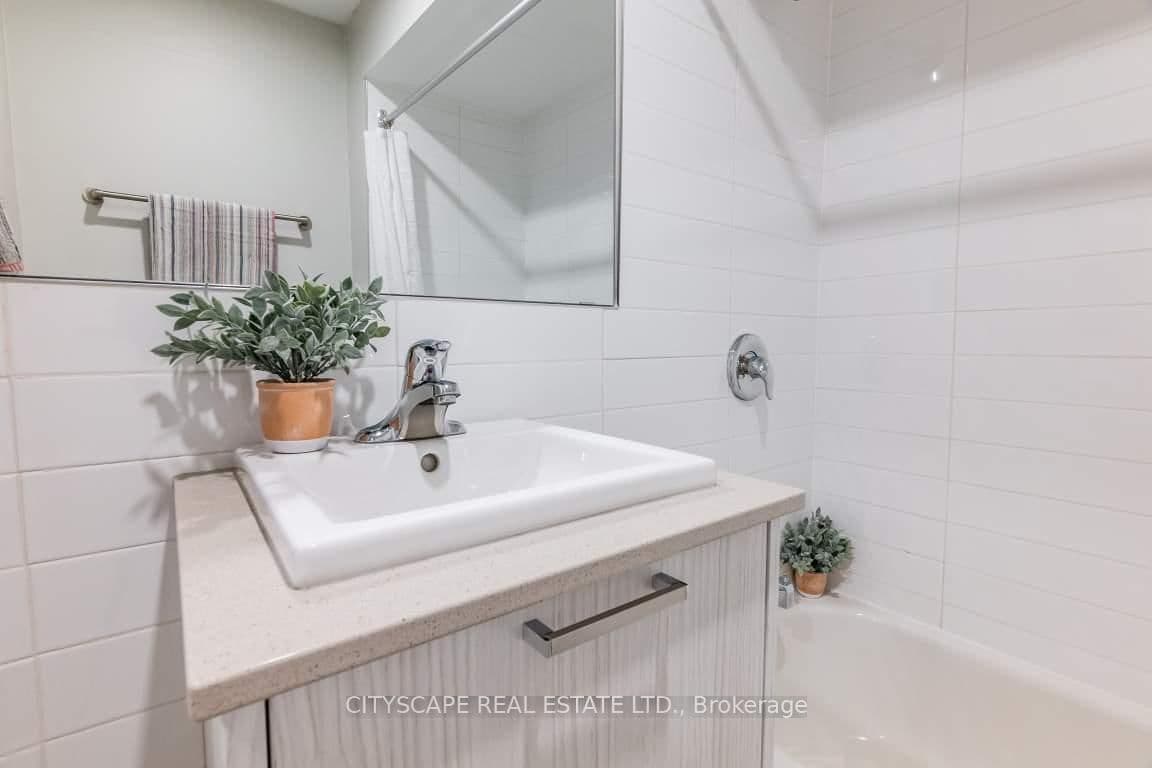 85 Wellesley Street E, Unit 409 thumbnail 6