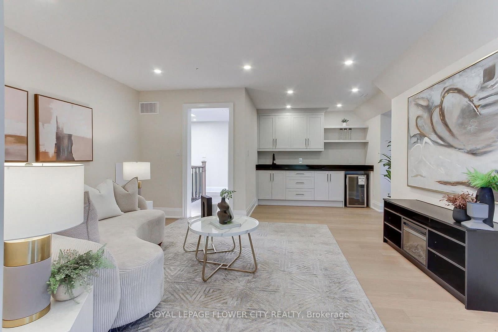 140 Hillmount Avenue thumbnail 35