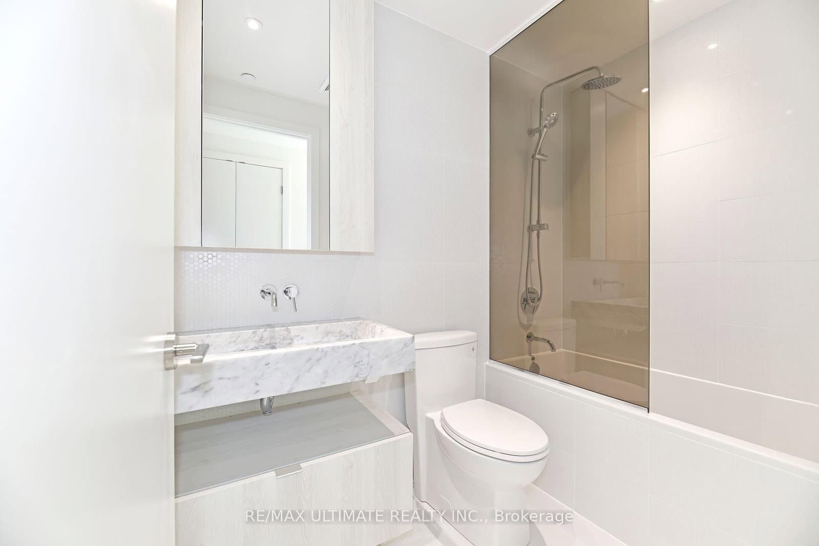 11 Yorkville Avenue, Unit 1713 thumbnail 14