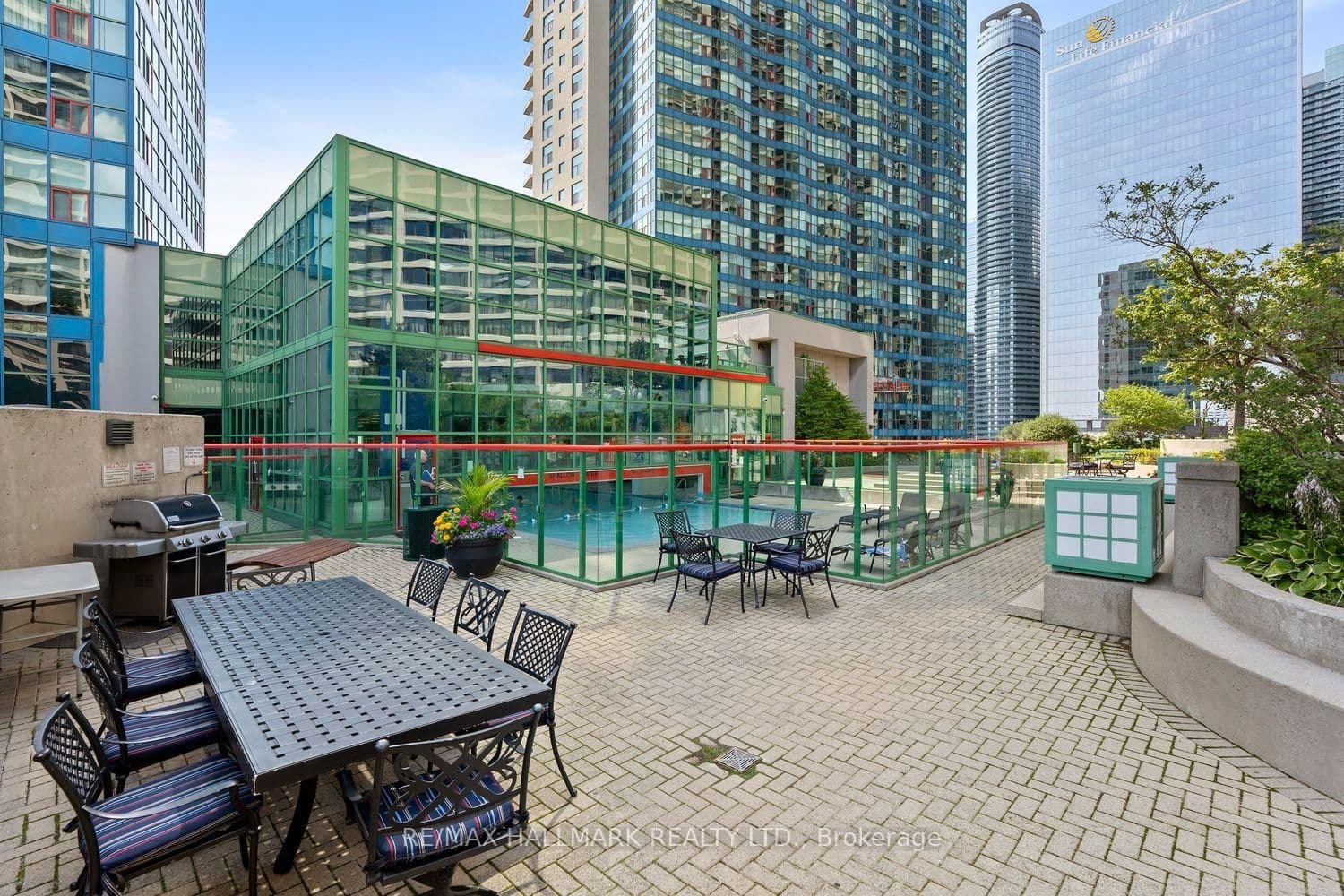 77 Harbour Square, Unit 504 thumbnail 15