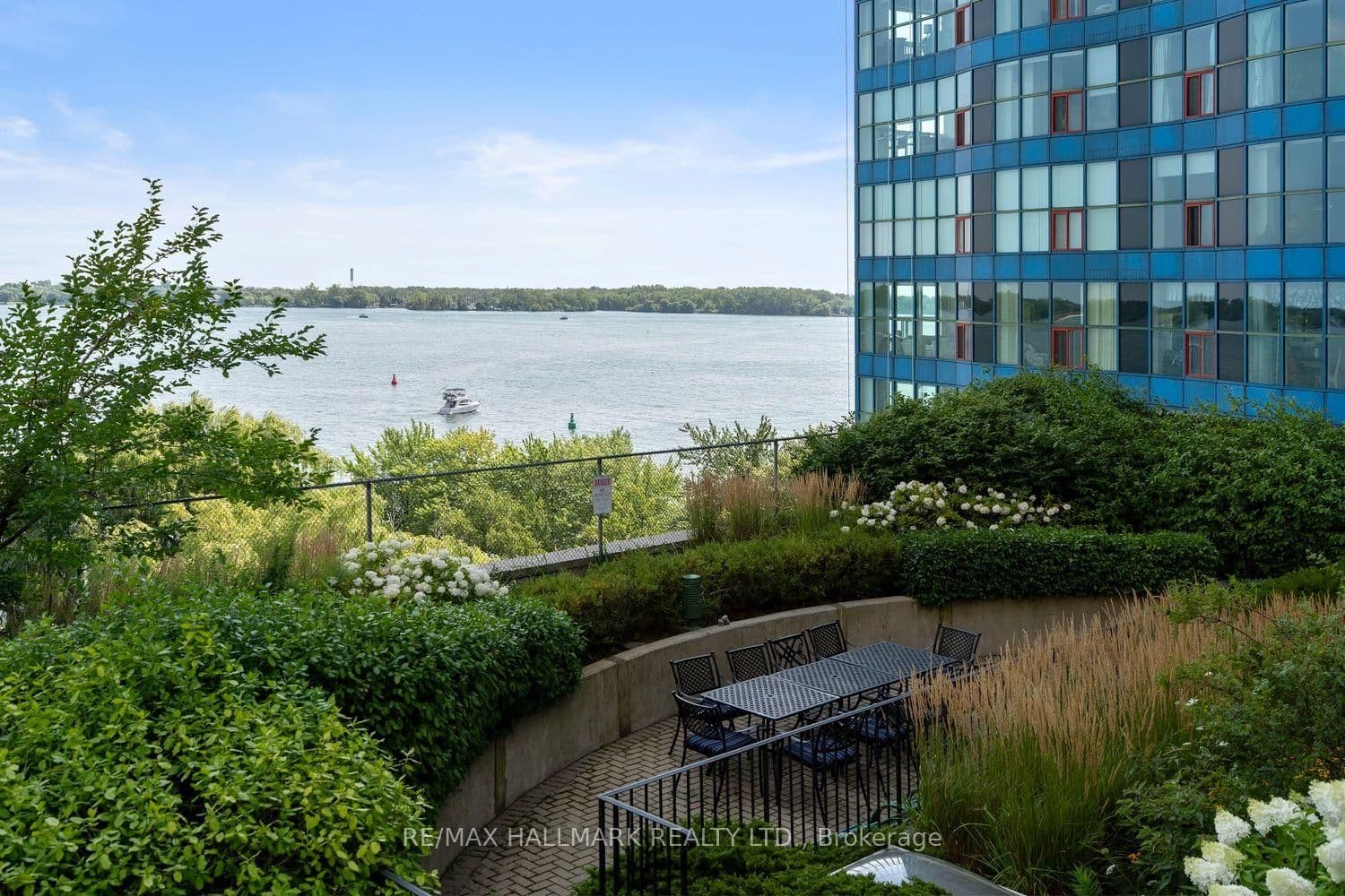 77 Harbour Square, Unit 504 thumbnail 18