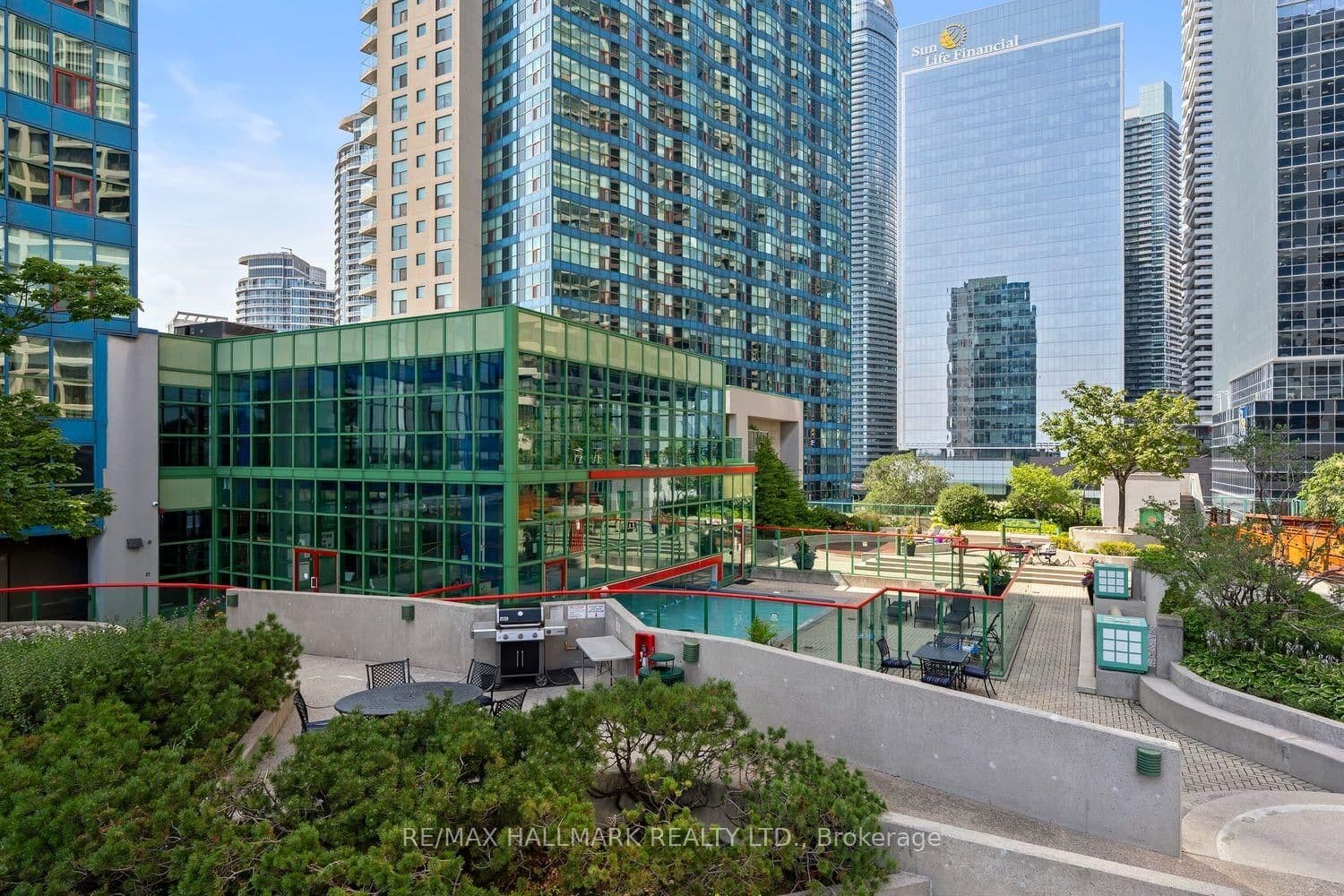 77 Harbour Square, Unit 504 thumbnail 19