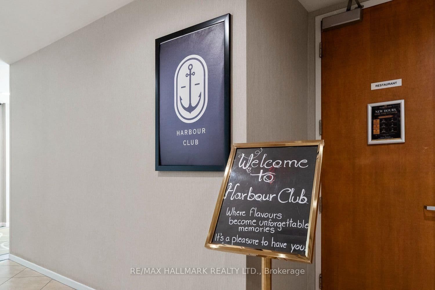 77 Harbour Square, Unit 504 thumbnail 24