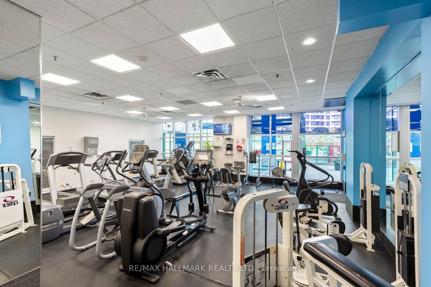 77 Harbour Square, Unit 504 thumbnail 6