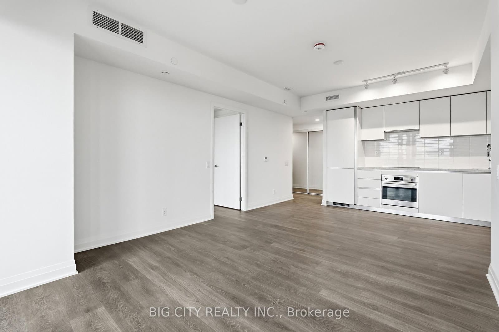 25 Frederick Todd Way, Unit 710 thumbnail 7