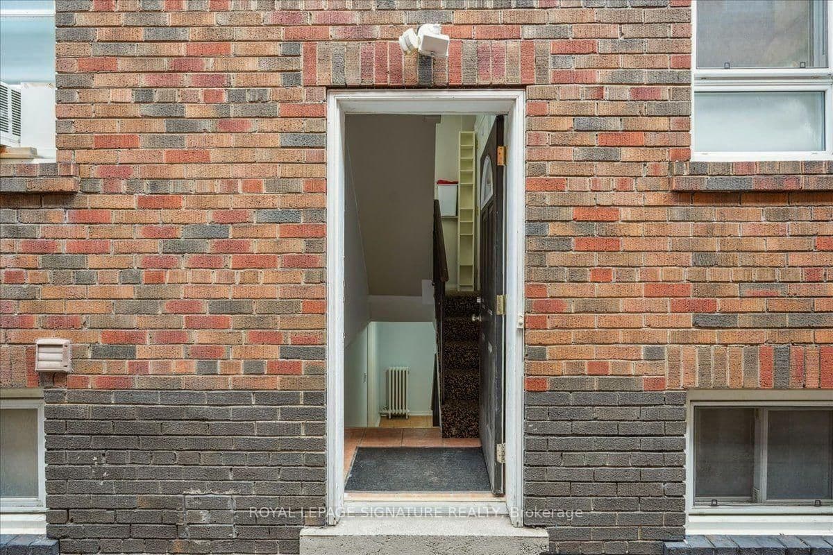 12 Castle View Avenue, Unit Lower thumbnail 17