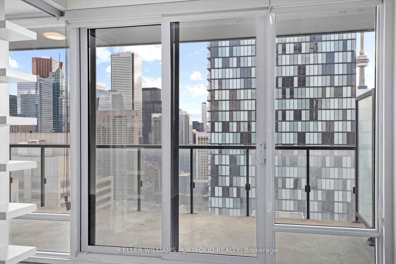 488 University Avenue, Unit 2408 thumbnail 12
