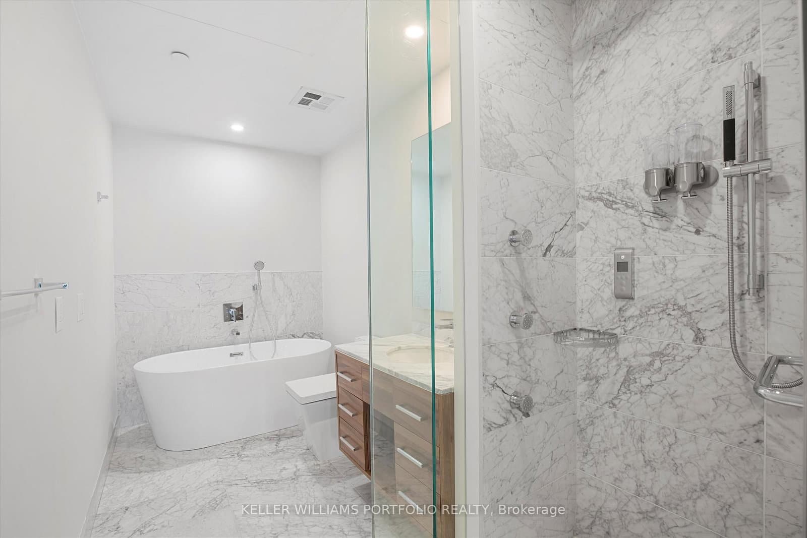 488 University Avenue, Unit 2408 thumbnail 9