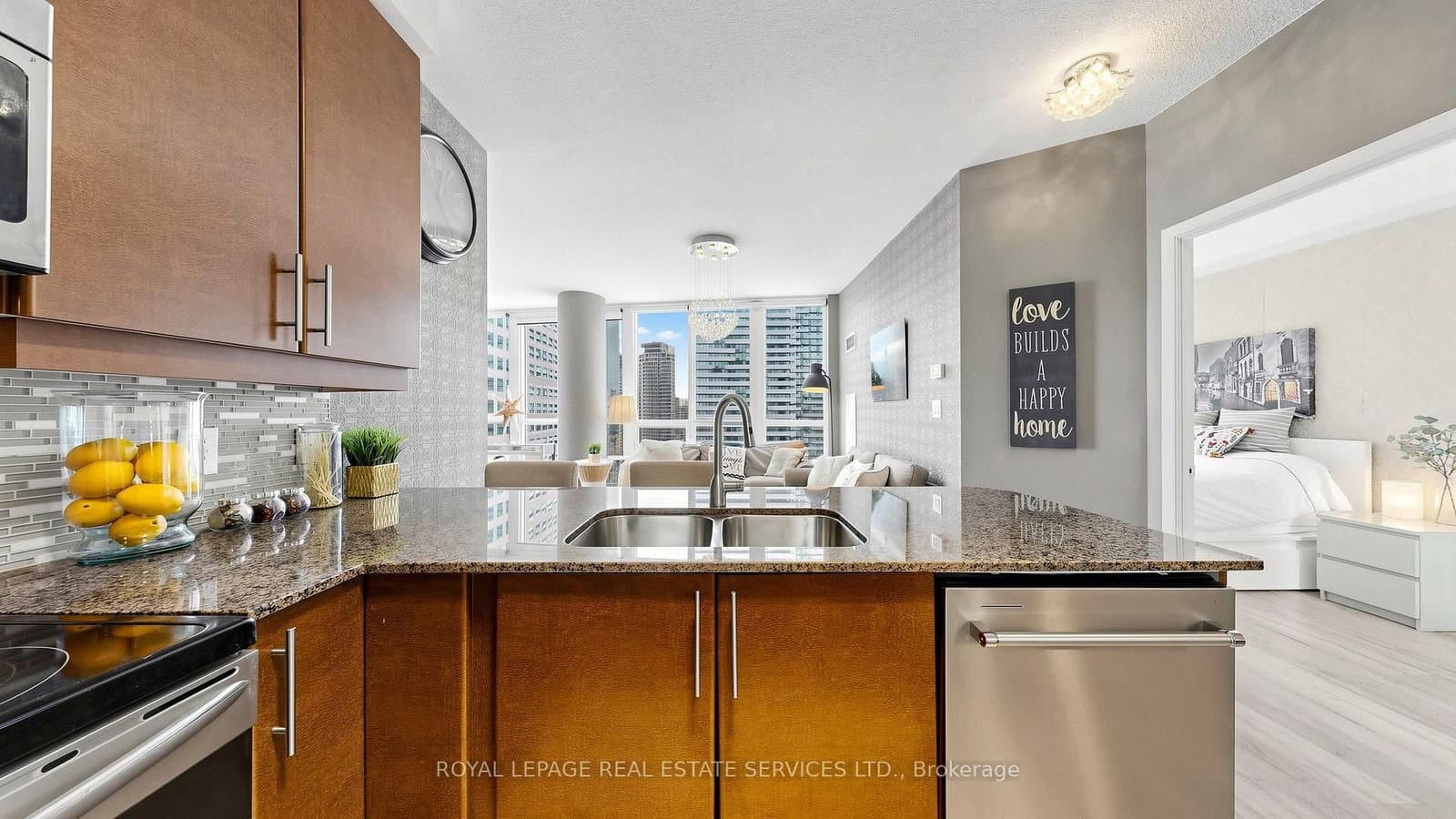 33 Bay Street, Unit 2212 thumbnail 20