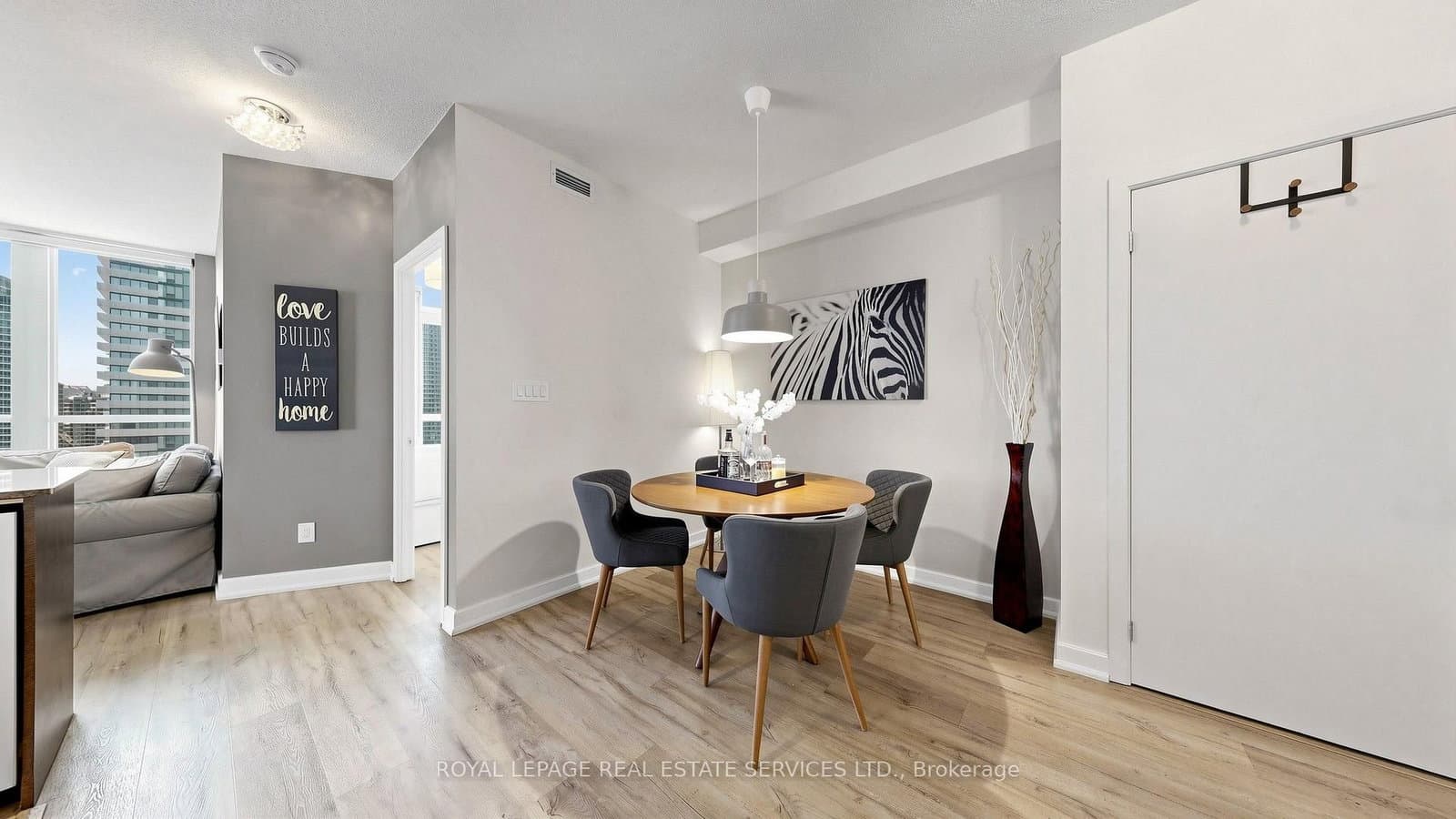 33 Bay Street, Unit 2212 thumbnail 24