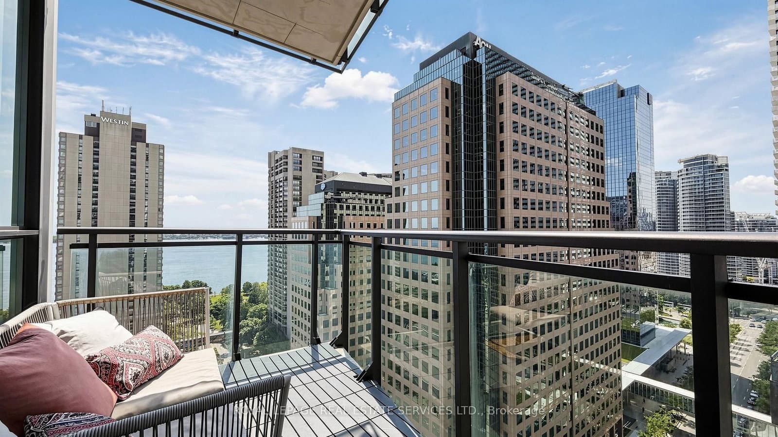 33 Bay Street, Unit 2212 thumbnail 31