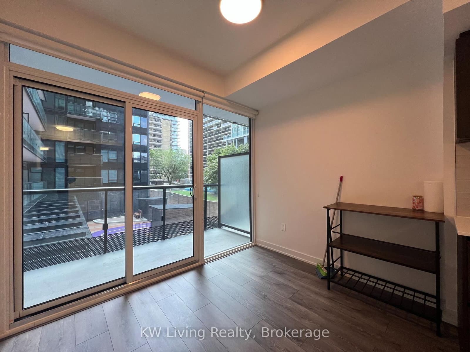 117 Broadway Avenue, Unit 201 thumbnail 14