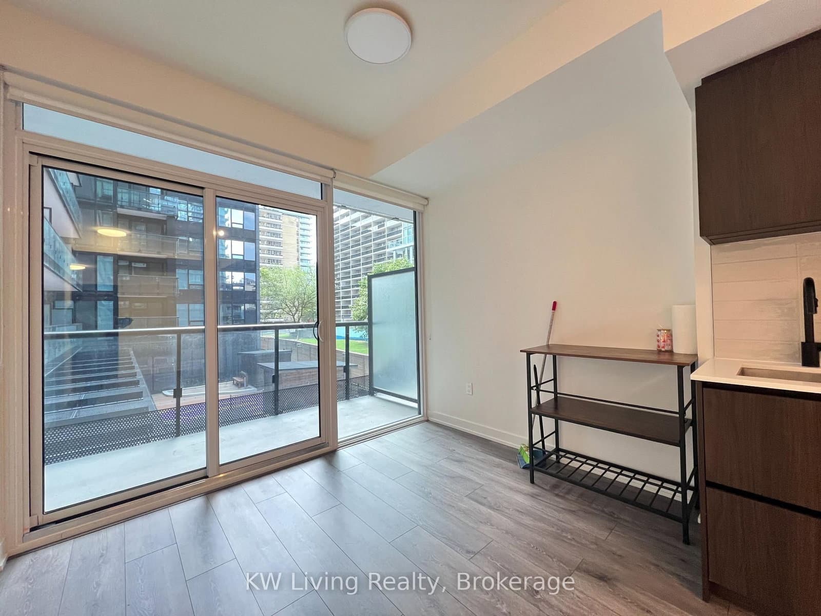 117 Broadway Avenue, Unit 201 thumbnail 17
