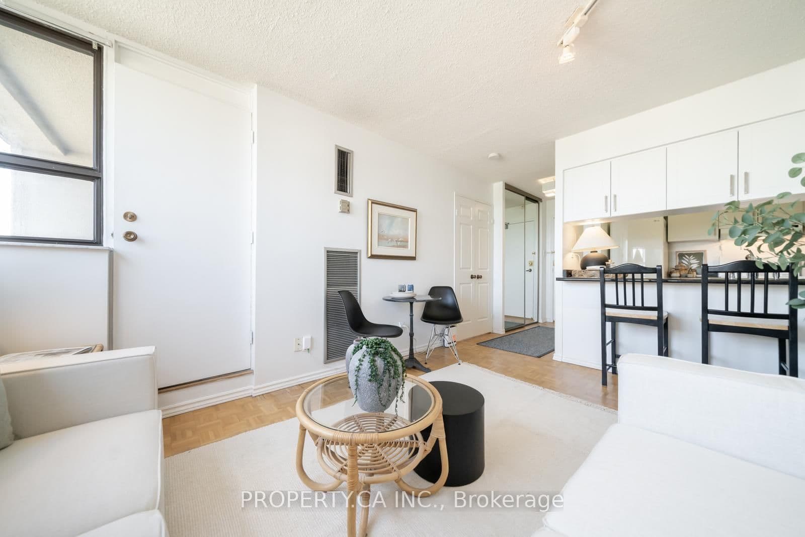 80 St Patrick Street, Unit 914 thumbnail 11