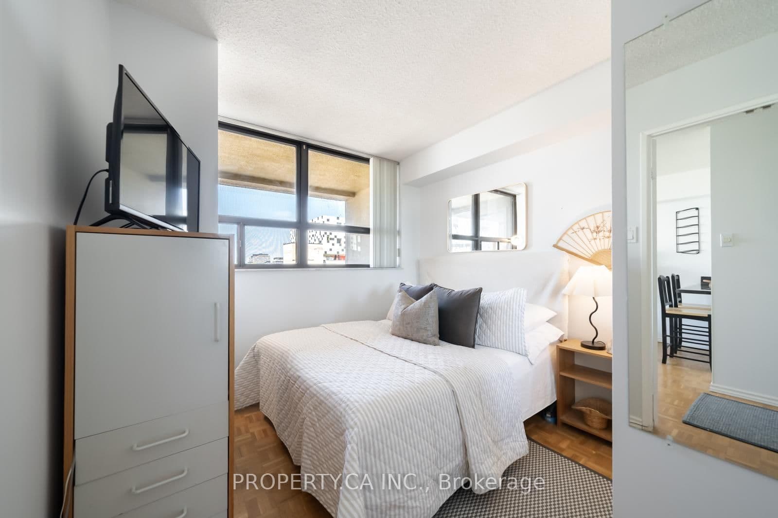 80 St Patrick Street, Unit 914 thumbnail 19