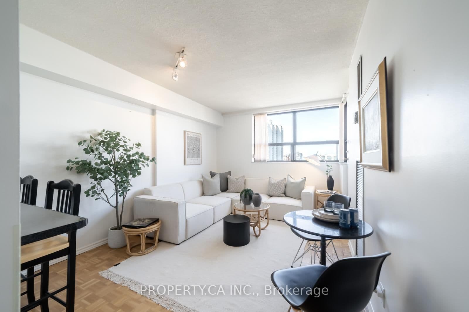 80 St Patrick Street, Unit 914 thumbnail 2