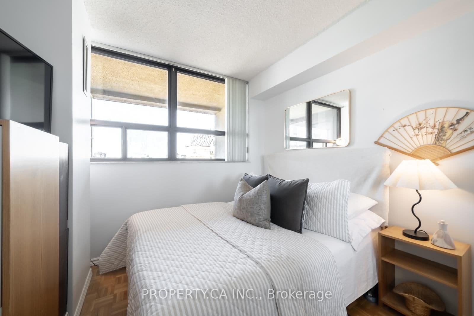 80 St Patrick Street, Unit 914 thumbnail 20
