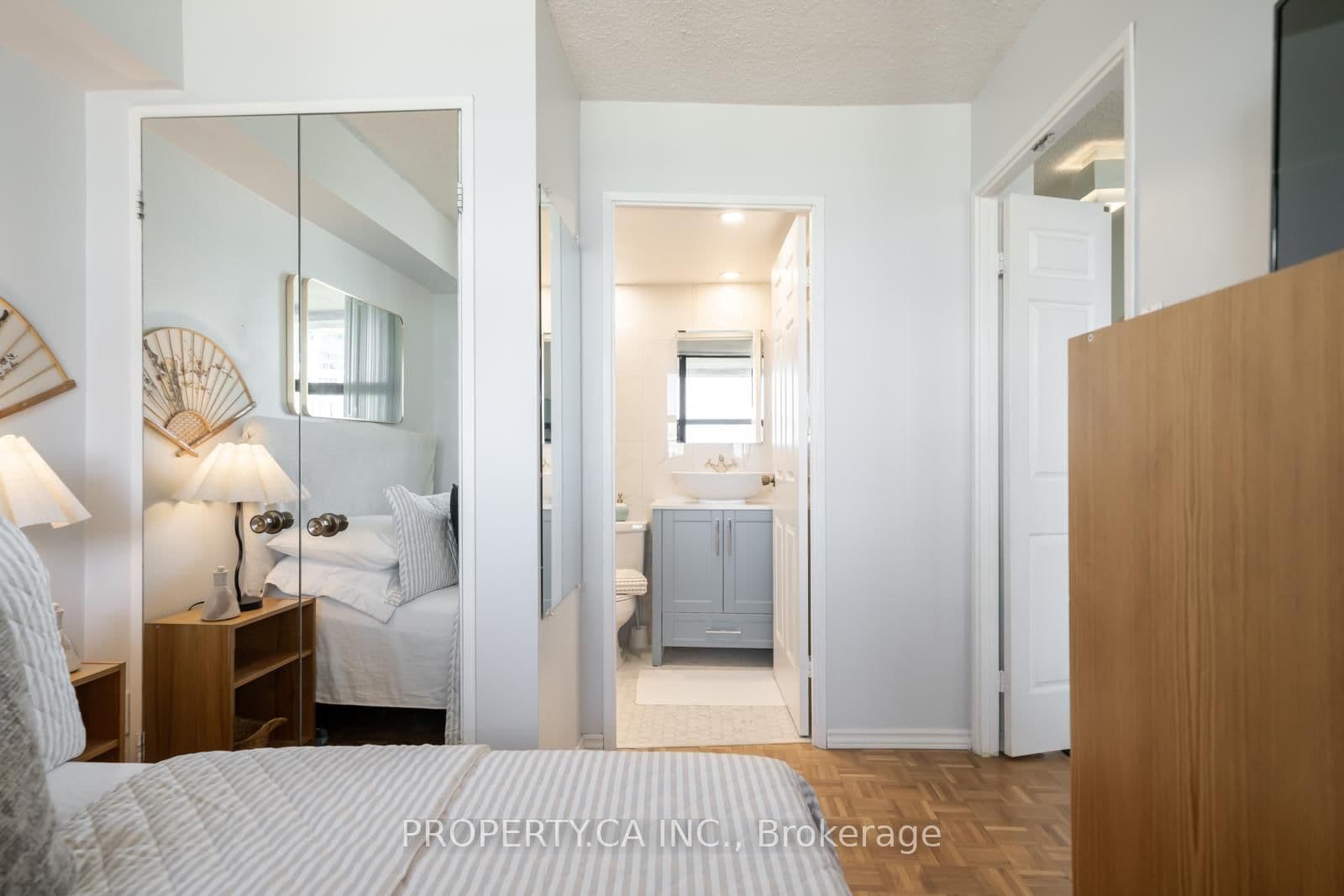 80 St Patrick Street, Unit 914 thumbnail 26