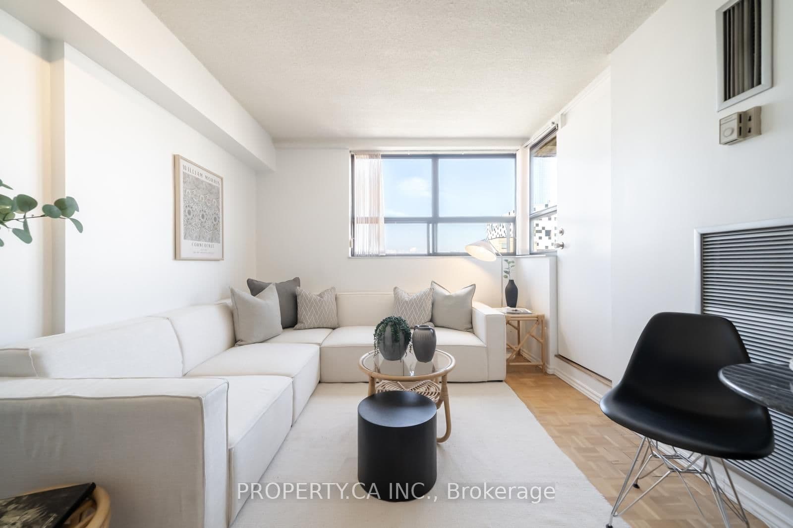 80 St Patrick Street, Unit 914 thumbnail 4
