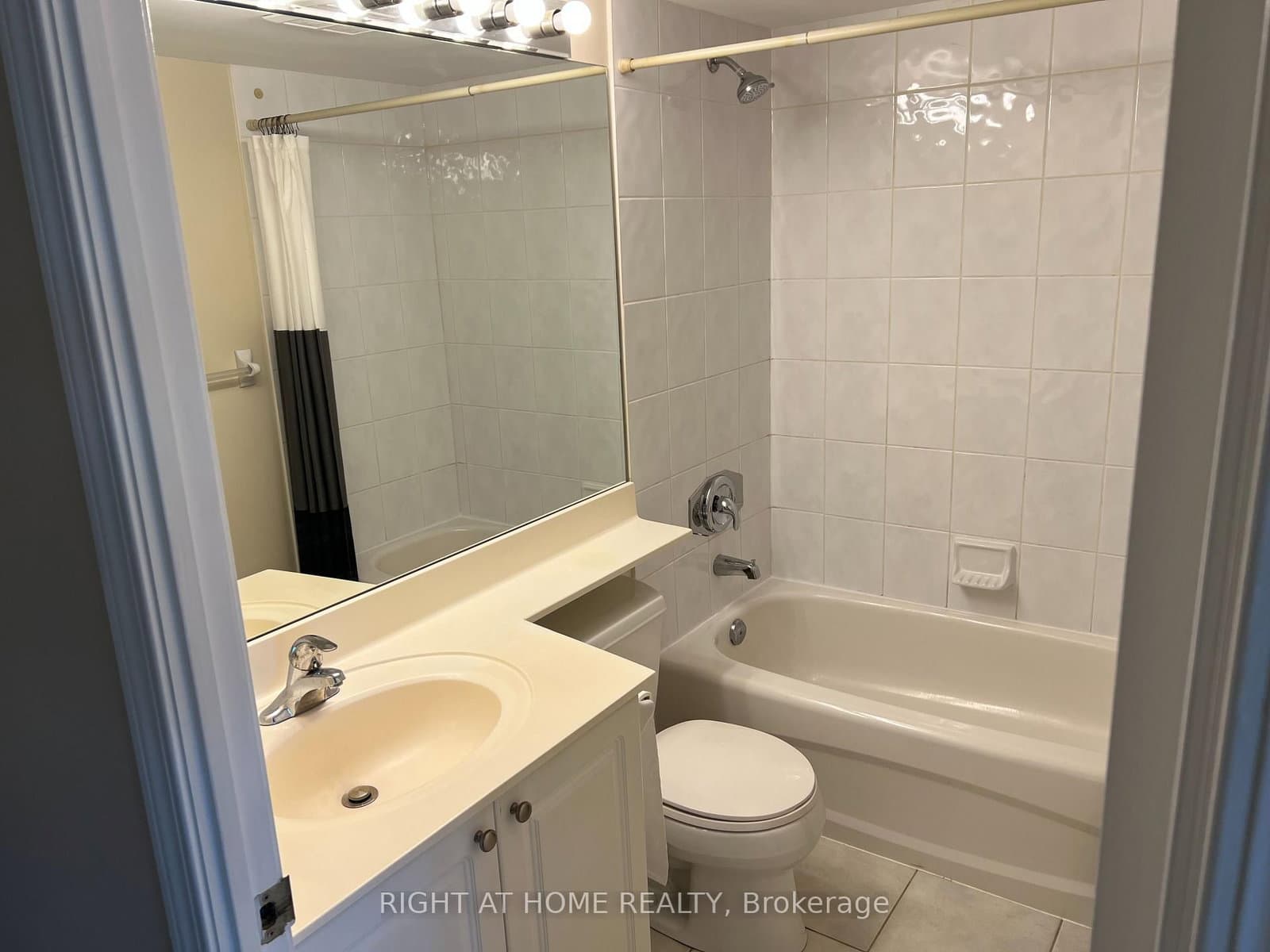 30 Harrison Garden Boulevard, Unit 503 thumbnail 10