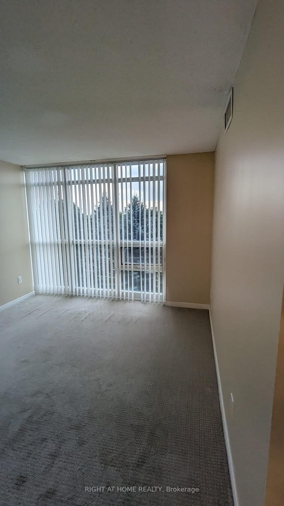 30 Harrison Garden Boulevard, Unit 503 thumbnail 16