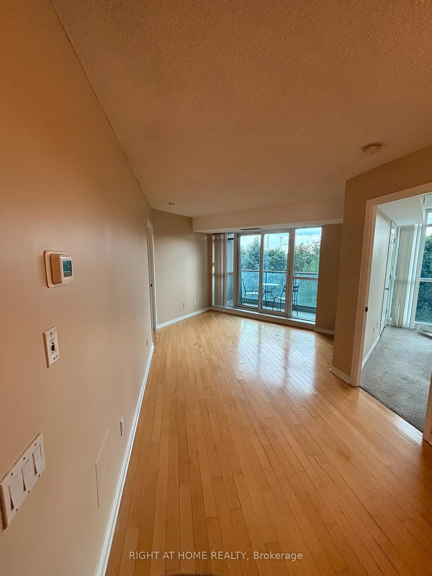 30 Harrison Garden Boulevard, Unit 503 thumbnail 2