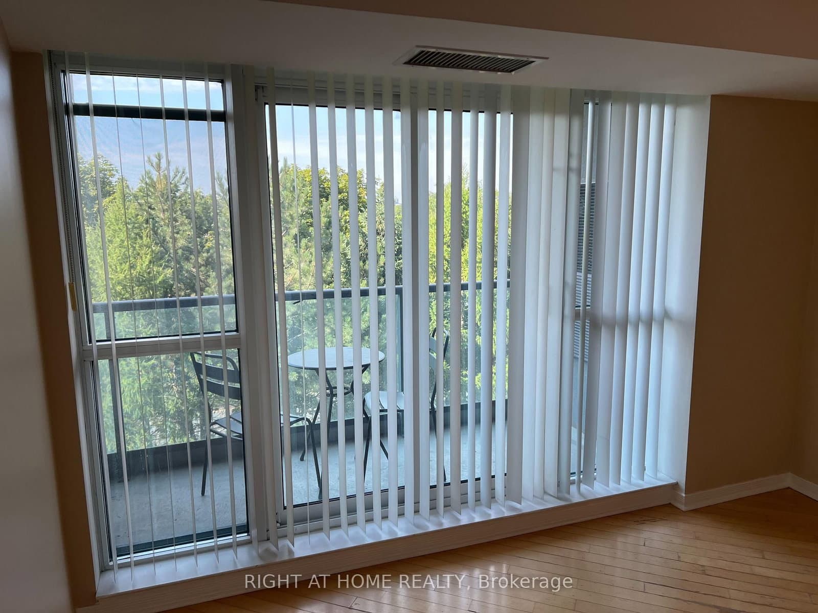 30 Harrison Garden Boulevard, Unit 503 thumbnail 6
