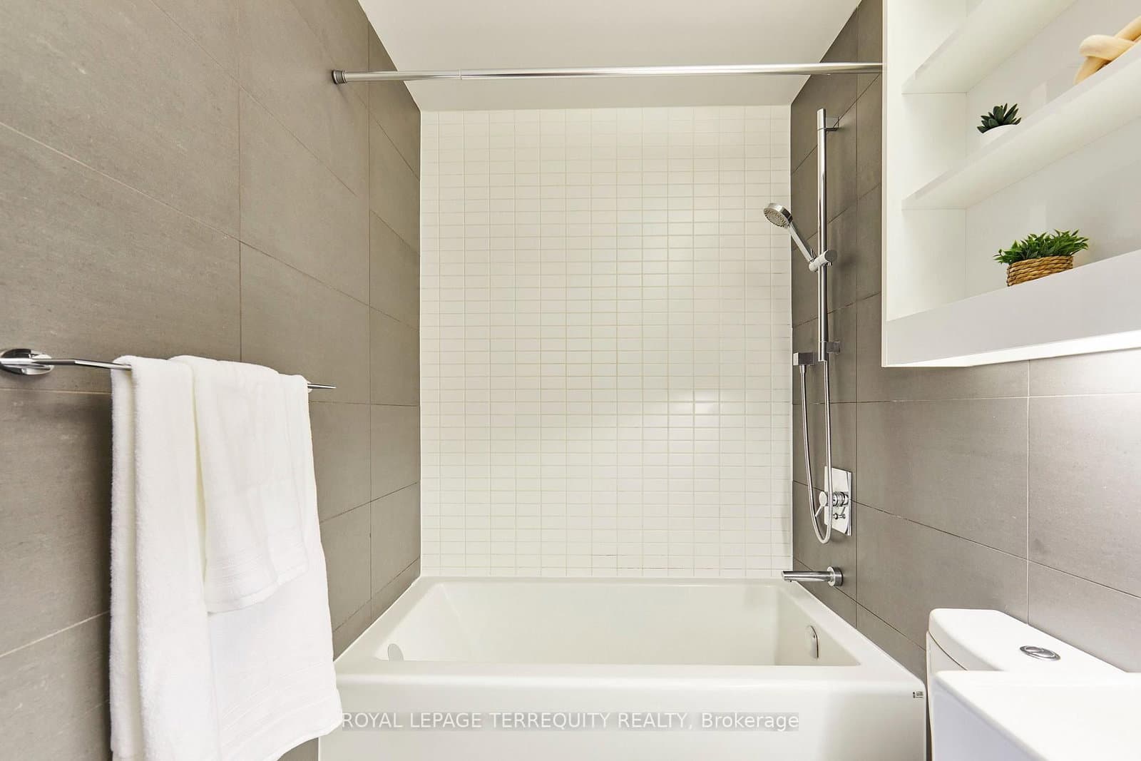 32 Trolley Crescent, Unit 702 thumbnail 13