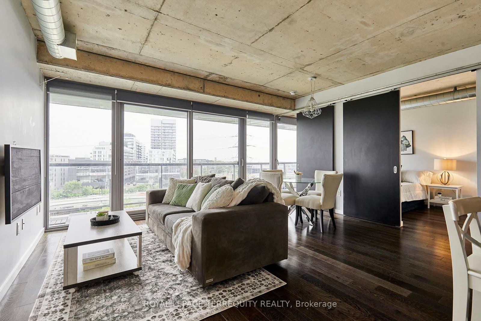 32 Trolley Crescent, Unit 702 thumbnail 4