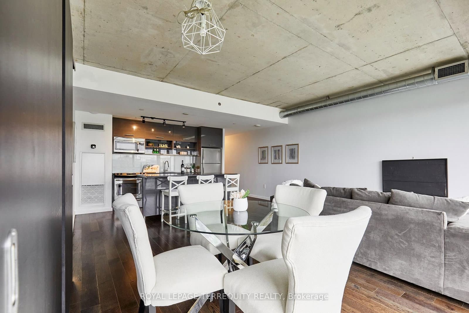 32 Trolley Crescent, Unit 702 thumbnail 6