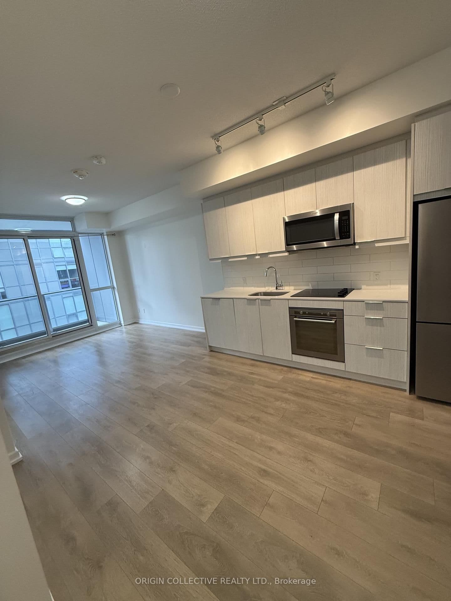 32 Forest Manor Road, Unit 407 thumbnail 5