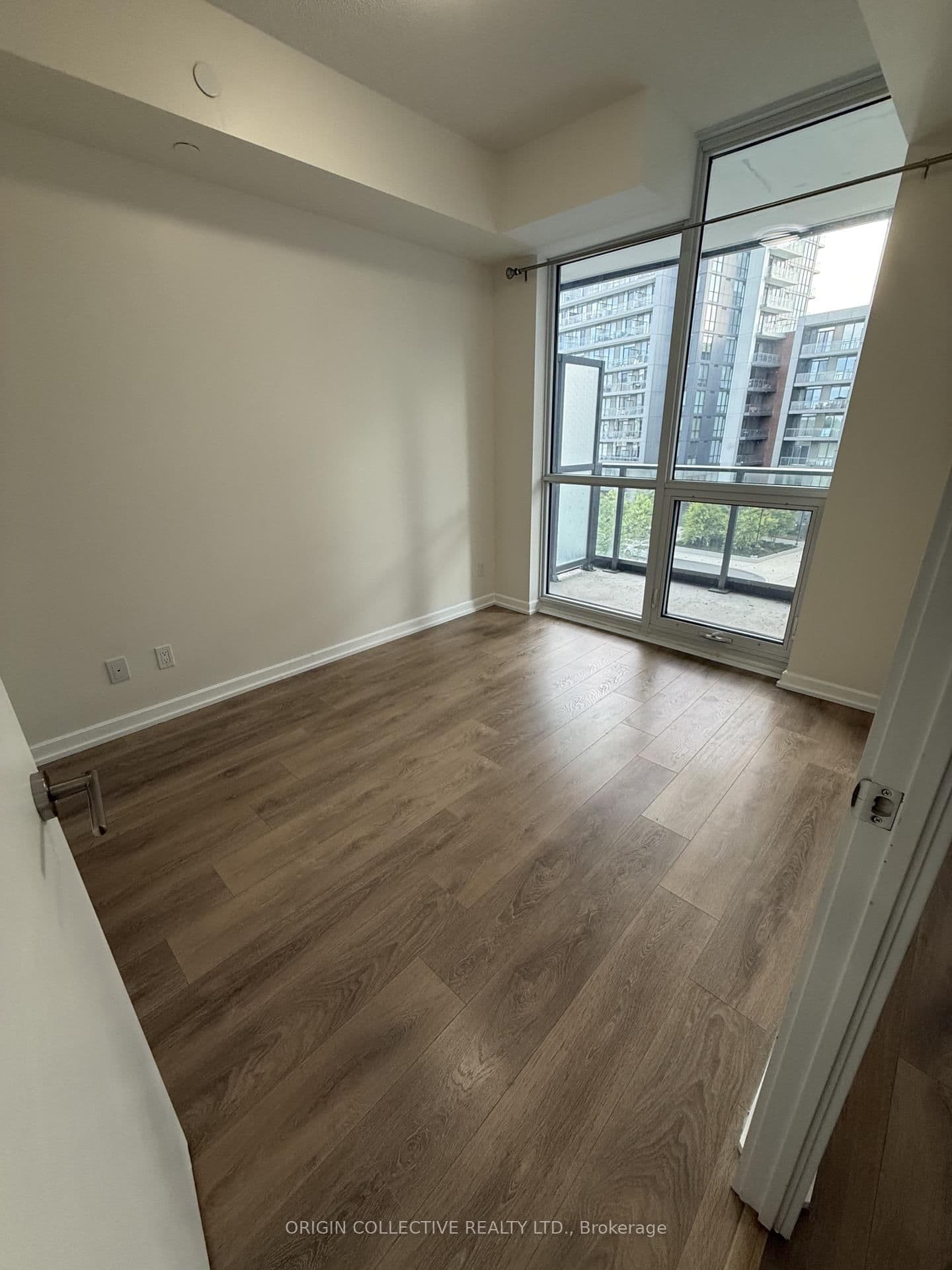 32 Forest Manor Road, Unit 407 thumbnail 6