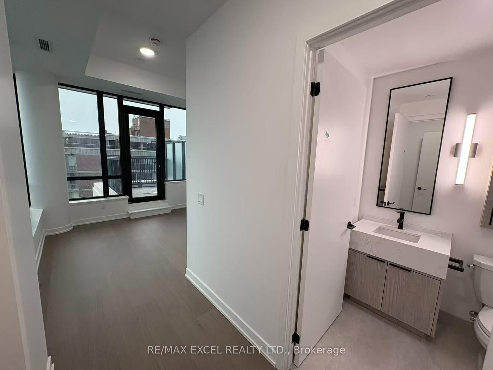 89 Montclair Avenue, Unit 817 thumbnail 3