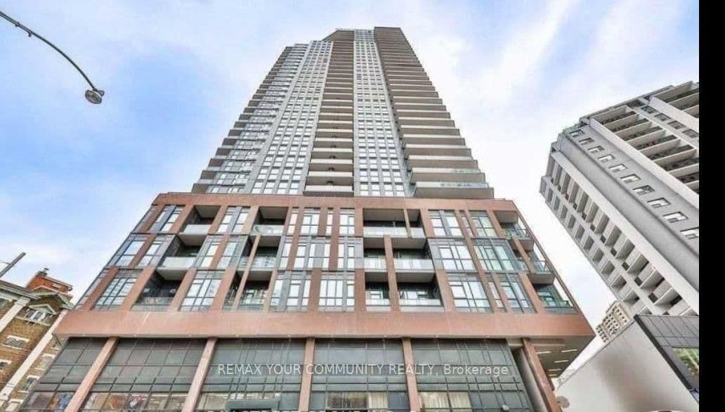 #404 - 159 Wellesley Street E