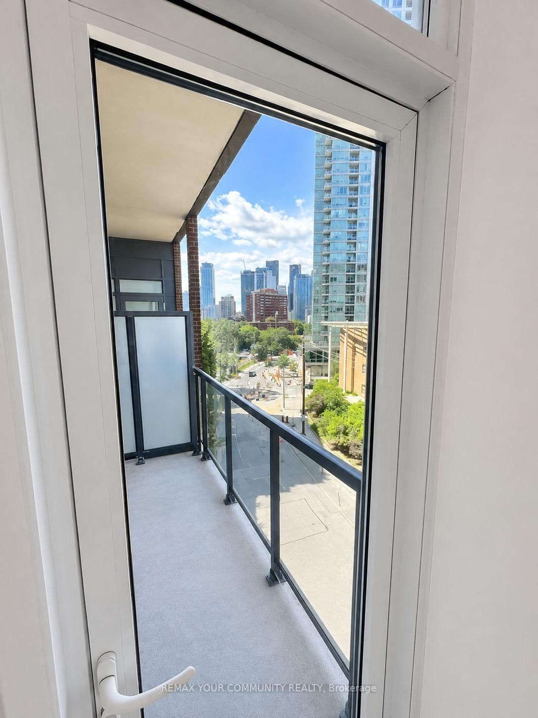 159 Wellesley Street E, Unit 404 thumbnail 11