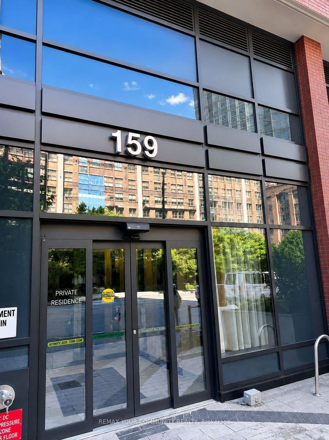 159 Wellesley Street E, Unit 404 thumbnail 2