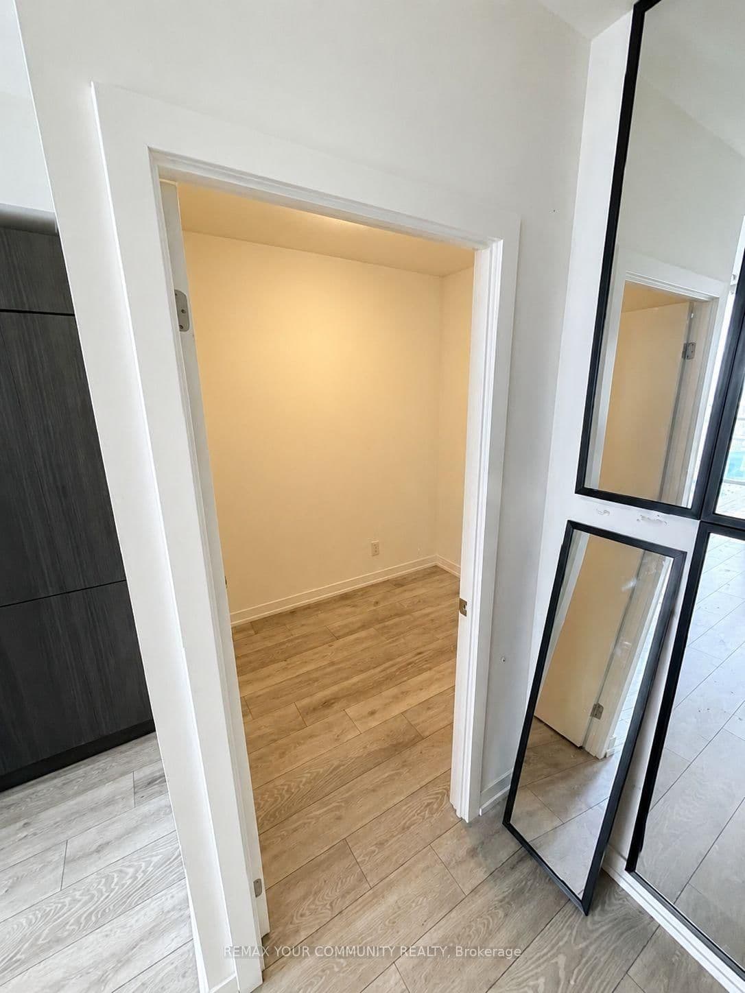 159 Wellesley Street E, Unit 404 thumbnail 4