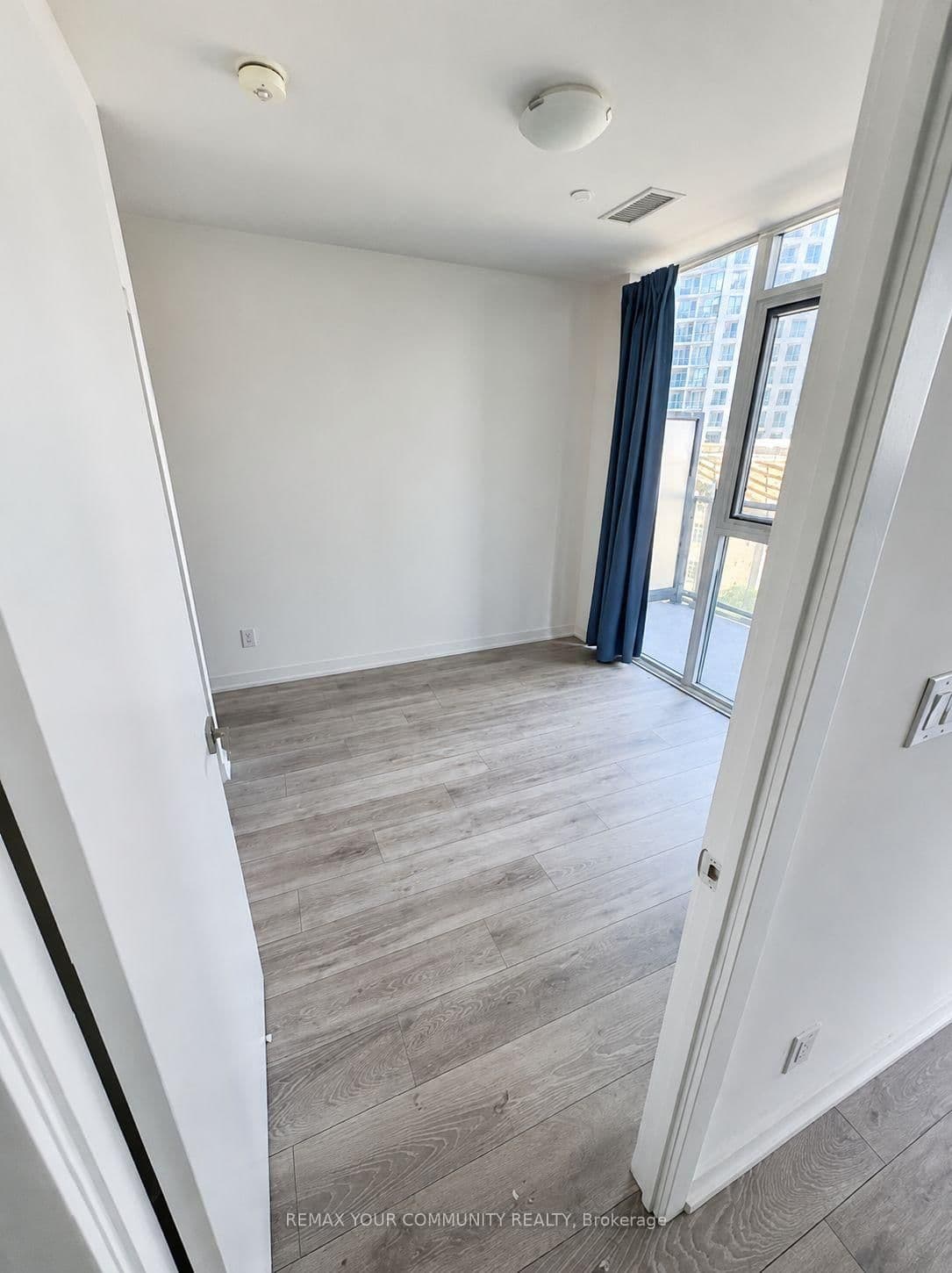 159 Wellesley Street E, Unit 404 thumbnail 6