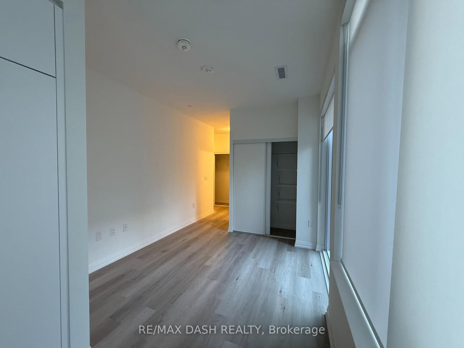 280 Dundas Street W, Unit 417 thumbnail 11