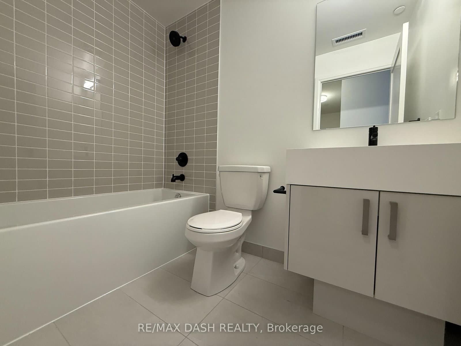 280 Dundas Street W, Unit 417 thumbnail 5