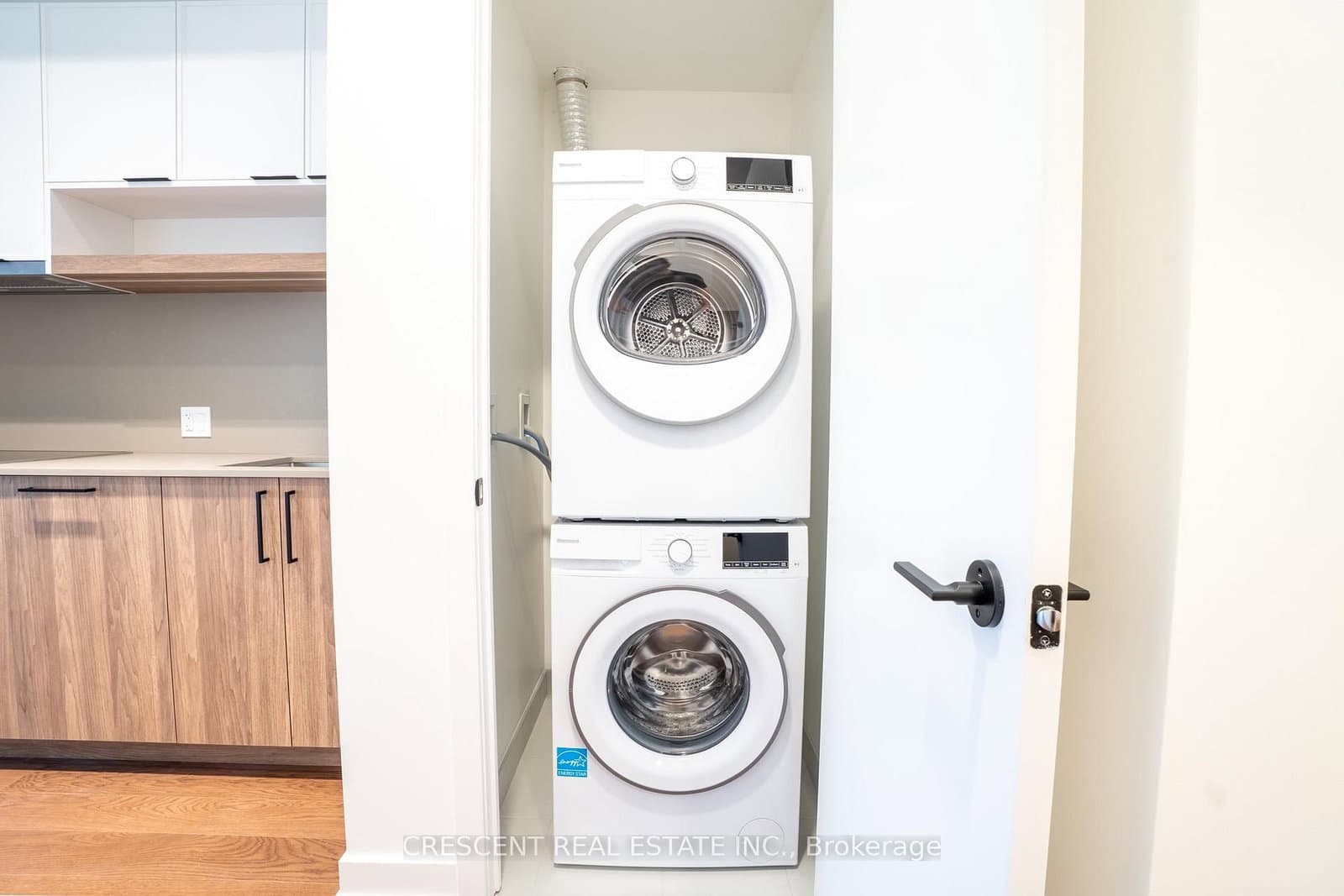 91 Montclair Avenue, Unit 201 thumbnail 12