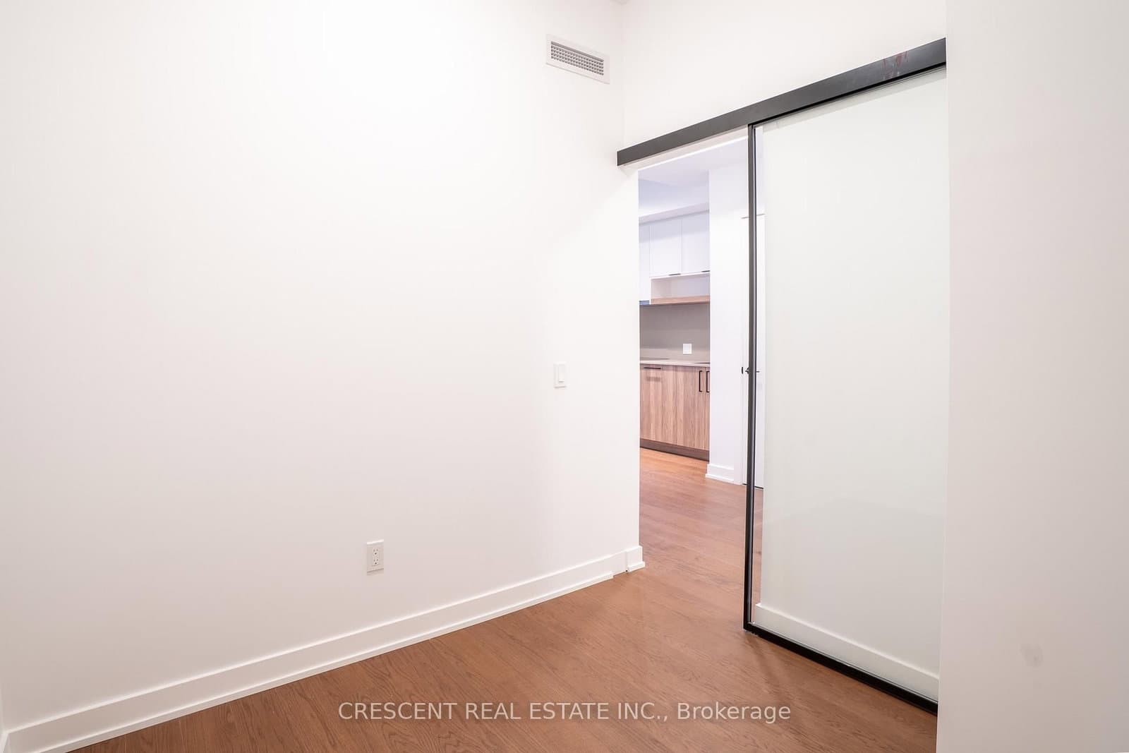 91 Montclair Avenue, Unit 201 thumbnail 9