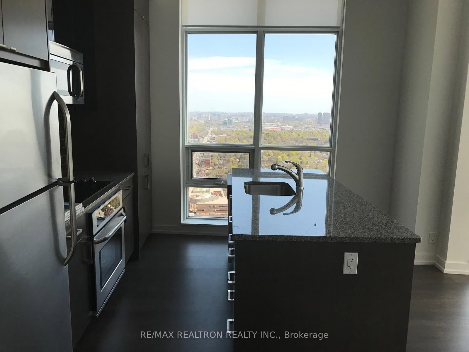 98 Lillian Street, Unit Ph 3316 thumbnail 17