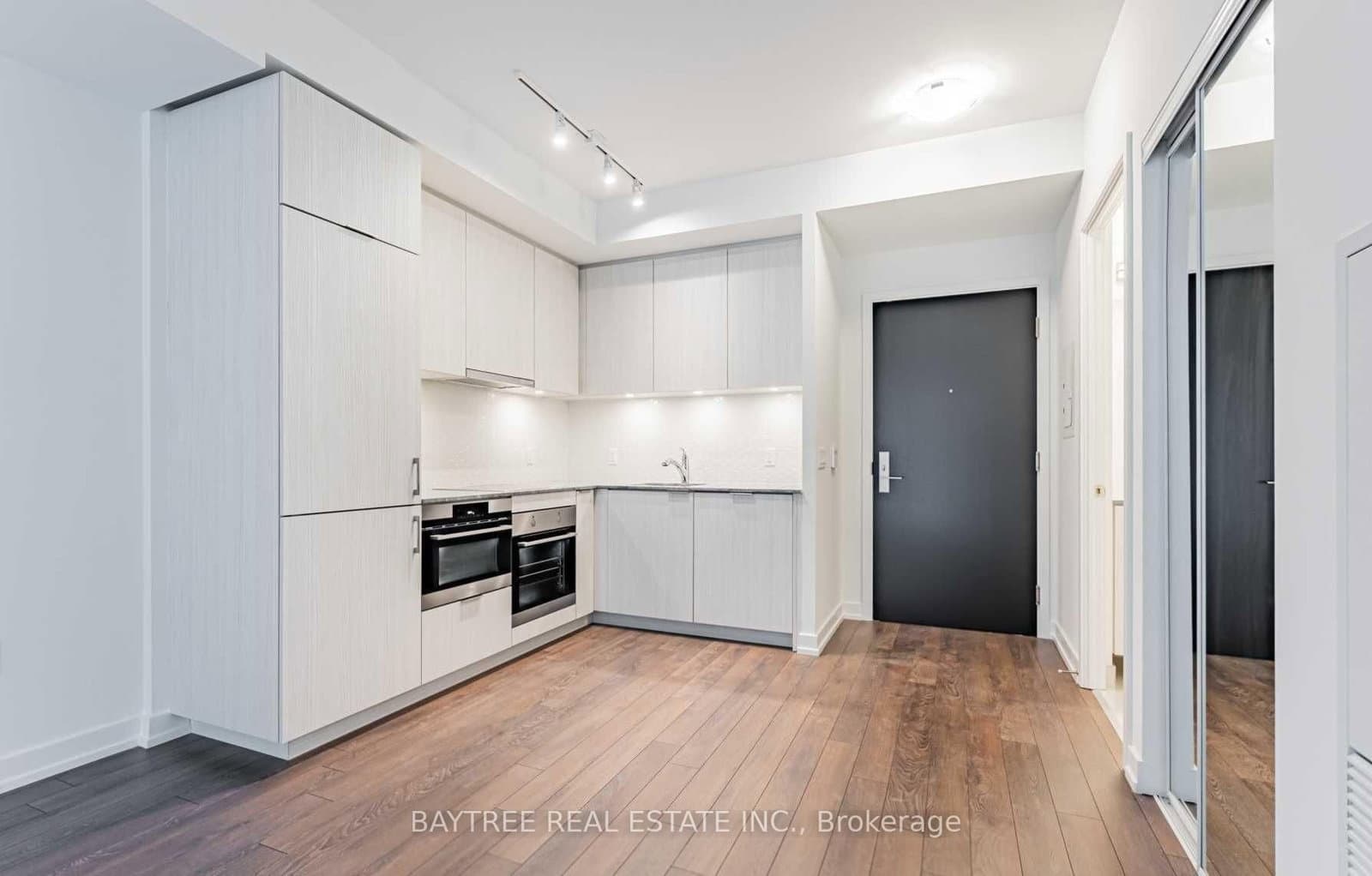 158 Front Street E, Unit 408 thumbnail 2
