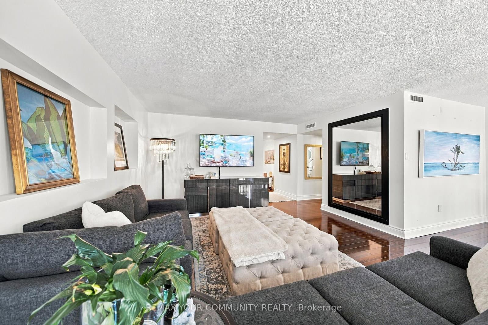 251 Queens Quay, Unit 705 thumbnail 10