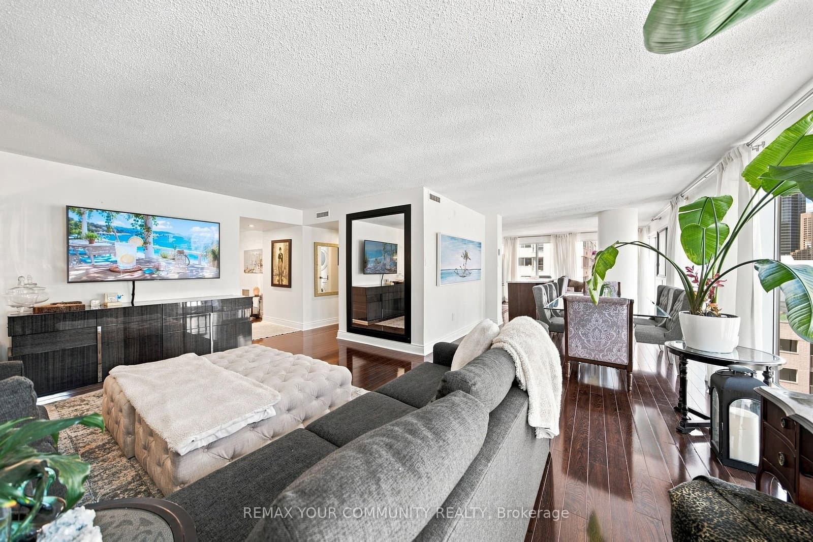 251 Queens Quay, Unit 705 thumbnail 11