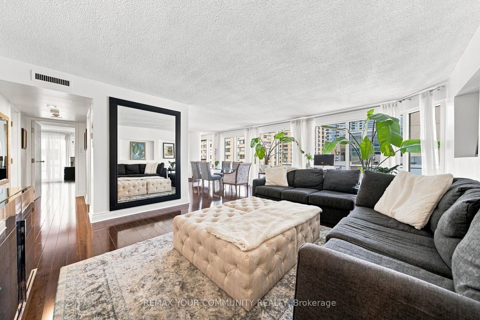 251 Queens Quay, Unit 705 thumbnail 12