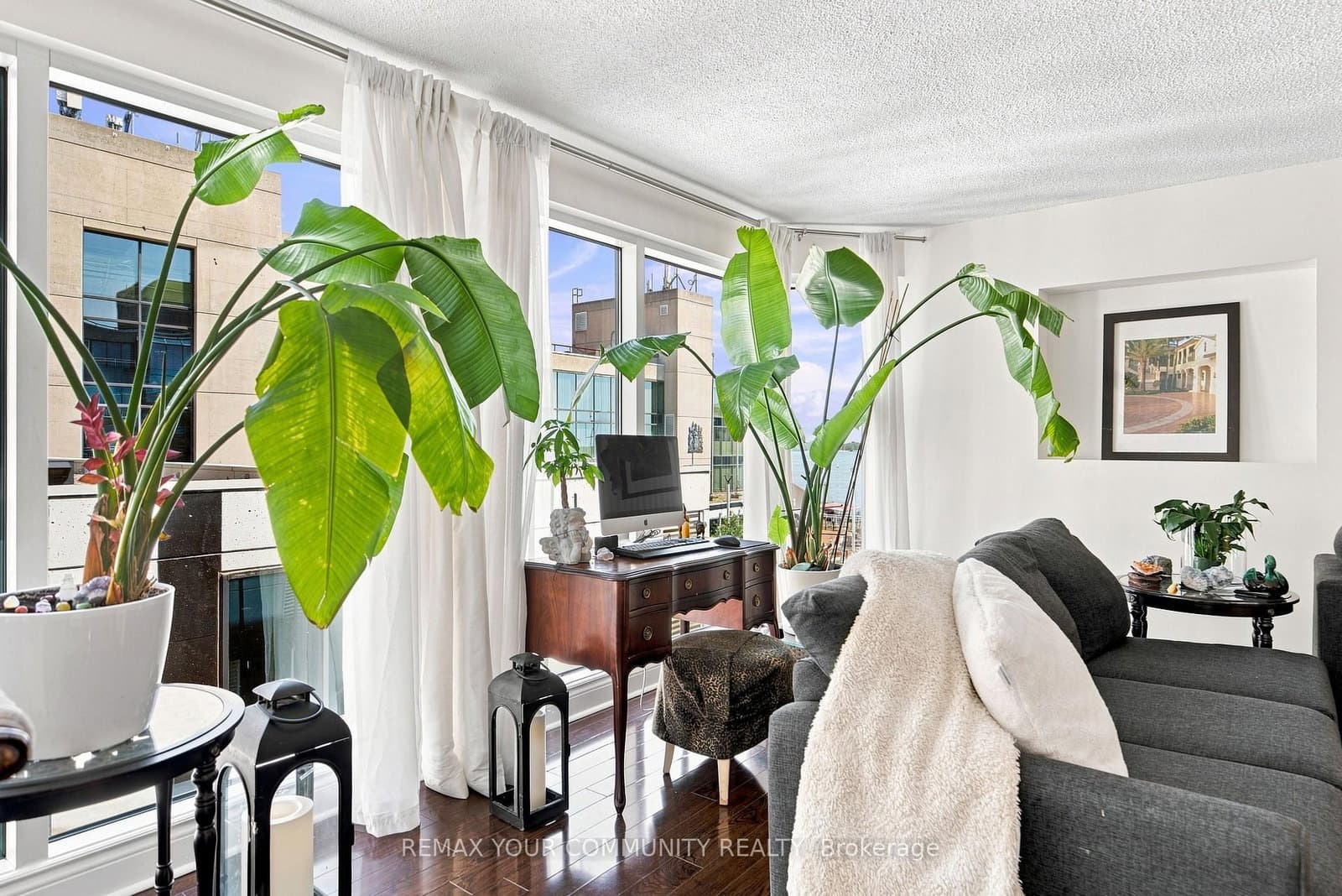 251 Queens Quay, Unit 705 thumbnail 14